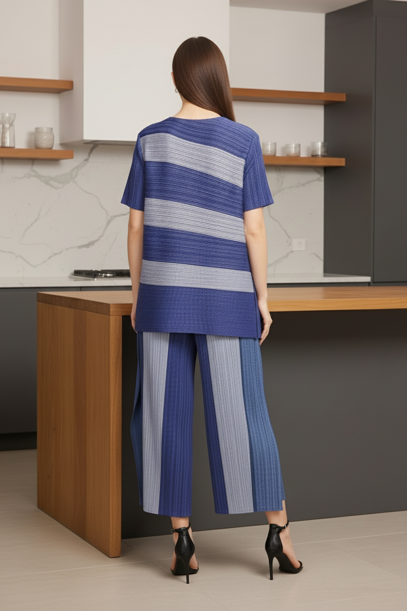 Top Loose Mild Pleated Stretching Skirt Two Pieces Set - Blue